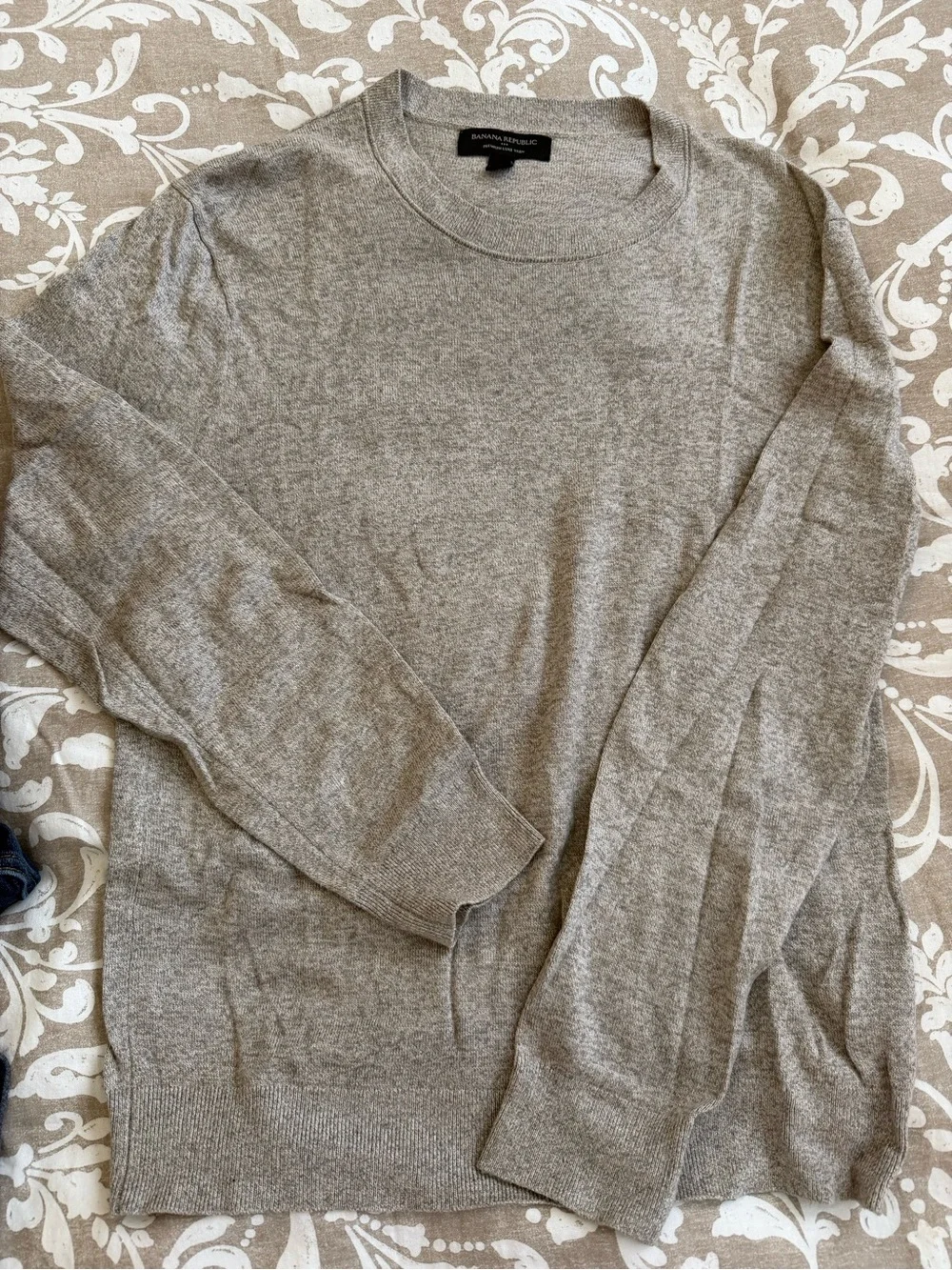 Banana Republic Heather Light Gray Crewneck Premium Luxe Yarn Sweater